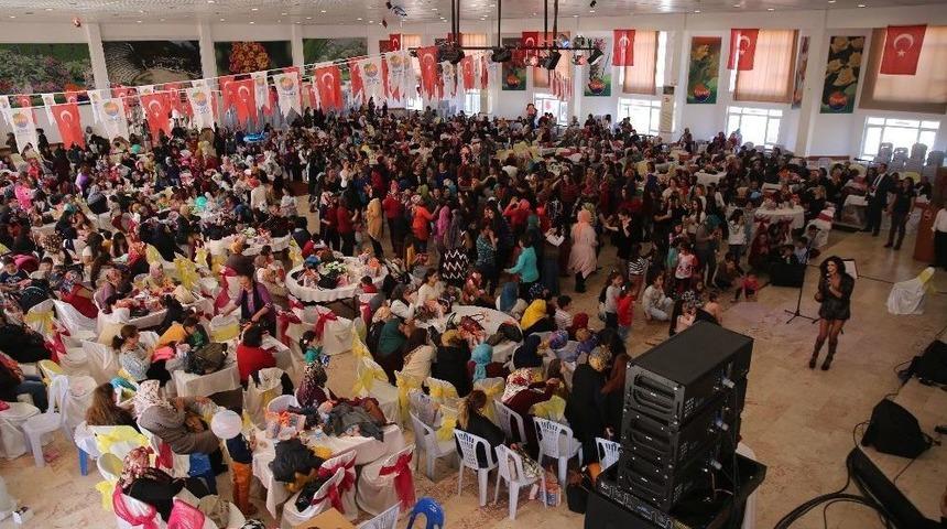 Finike&rsquo;de Kadınlar G&uuml;n&uuml; Etkinliği