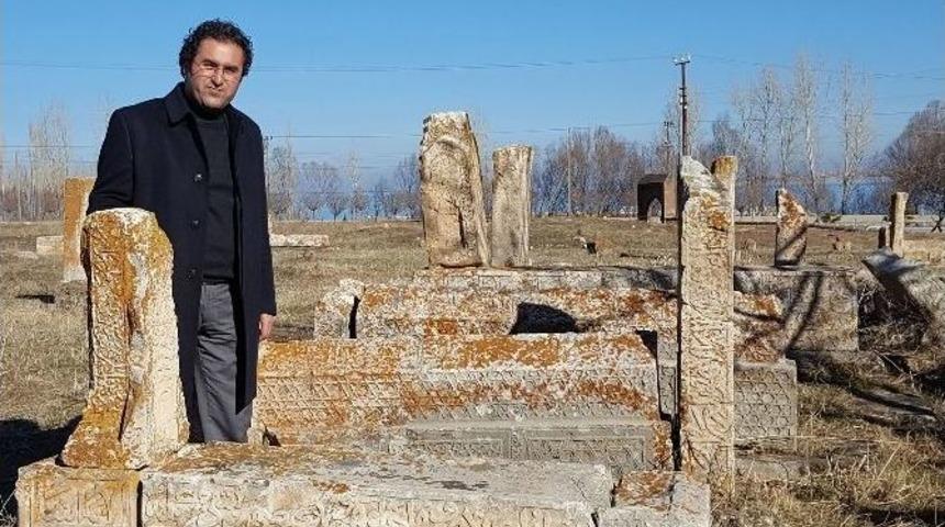 Sel&ccedil;uklu Mezarlığında &Ccedil;evre D&uuml;zenlemesi