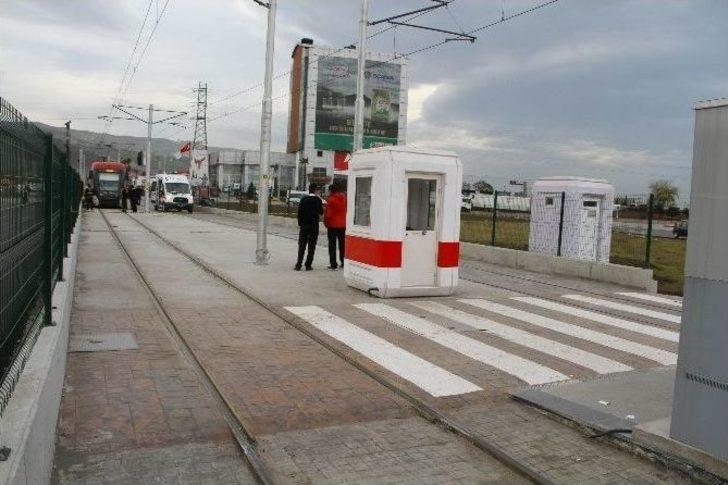 Tramvayın Çarptığı Yaşlı Adam Hayatını Kaybetti G3