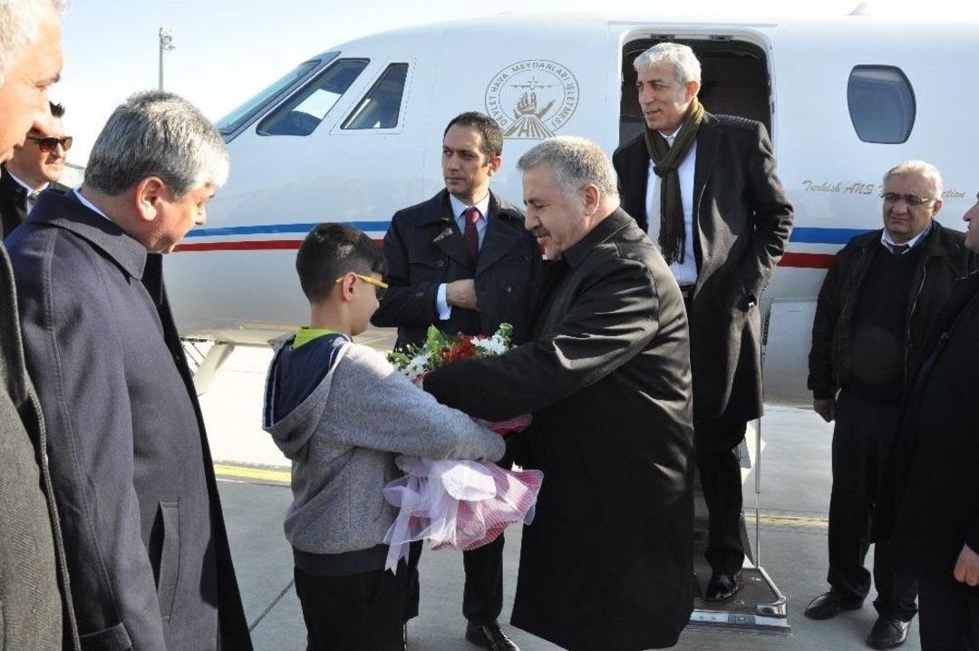 Bakan Arslan, Digor&rsquo;da Halka Seslendi