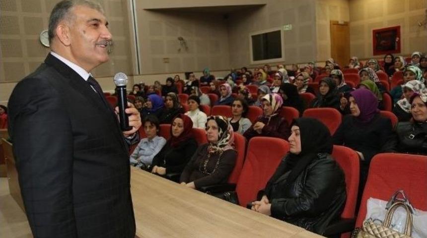 Komek, Aile Konulu Seminer D&uuml;zenledi