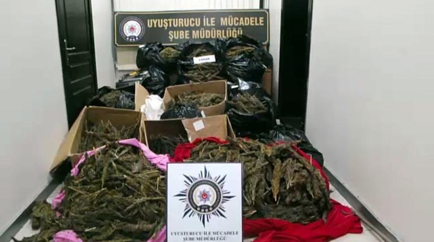 Evi, &rsquo;esrar&rsquo; Yuvası Haline Getirmişler