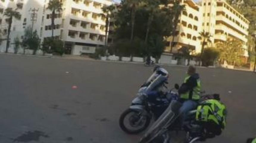 3 Kişinin Bindiği Motosiklet Kaza Yaptı