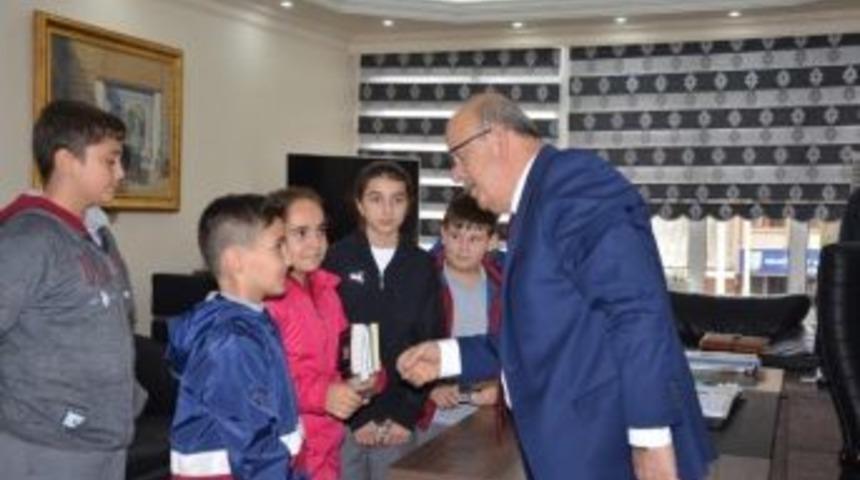 İznik Belediyesi&rsquo;nden Eğitime Destek