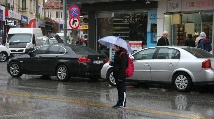 Afyonkarahisar&rsquo;da Beklenen Yağış Başladı