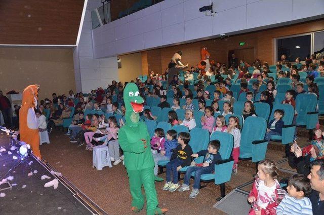 Bozüyük’te Çocuklar Buz Devri Kayıp Yumurta Oyunu İle Çok Eğlendi