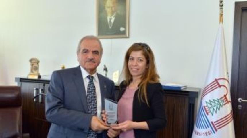 Rekt&ouml;r Harmandar&rsquo;dan Akademisyene Pl&acirc;ket