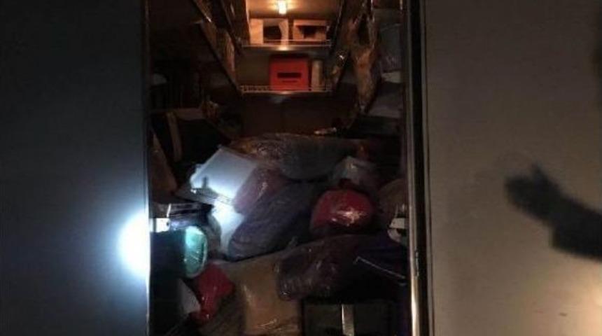 Ankara'da Ka&ccedil;ak&ccedil;ılık Operasyonu; Ş&uuml;pheliler Adliyeye Sevk Edildi