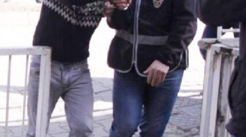 &Ccedil;aldıkları Telefonları Kendi Işyerlerinde Satarken Yakalandılar