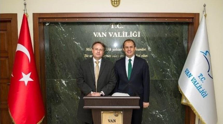 B&uuml;y&uuml;kel&ccedil;i Olling&rsquo;den Vali Taşyapan&rsquo;a Ziyaret