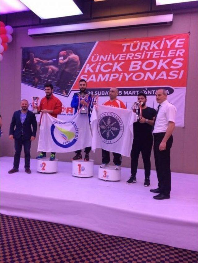 Düzce Üniversitesi Kick Boksta Tarih Yazdı