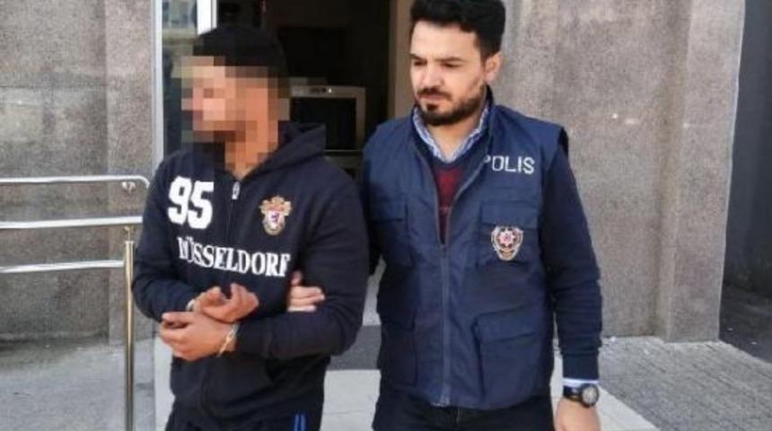 Anneannesini D&ouml;verek &Ouml;ld&uuml;rd&uuml;