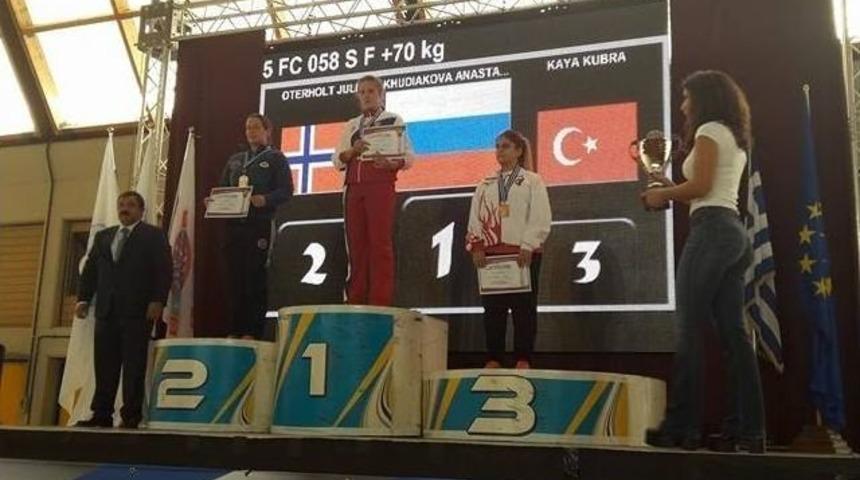 Devrekli K&uuml;bra Kaya Kick Boks Avrupa 3. Oldu