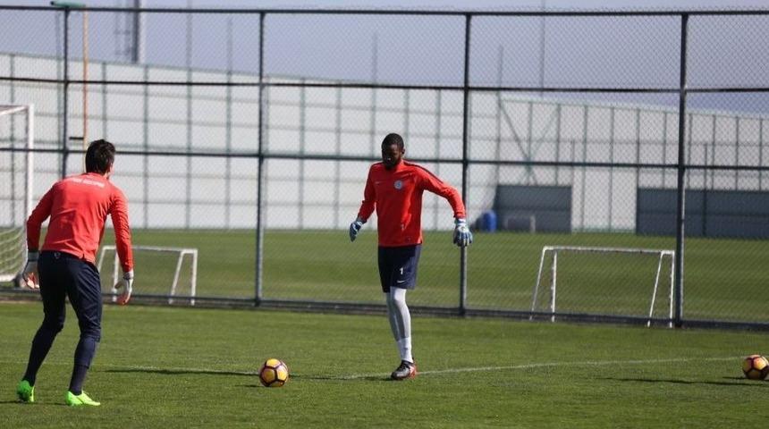 Hikmet Karaman: "&ouml;n&uuml;m&uuml;zdeki 2 Hafta Kaderimizi Belirleyecek"