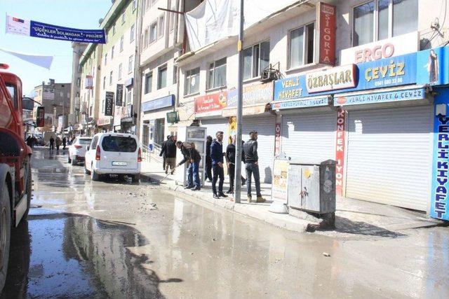 Kayyum Atanan Hakkari Beledisinde Temizlik Seferberliğine