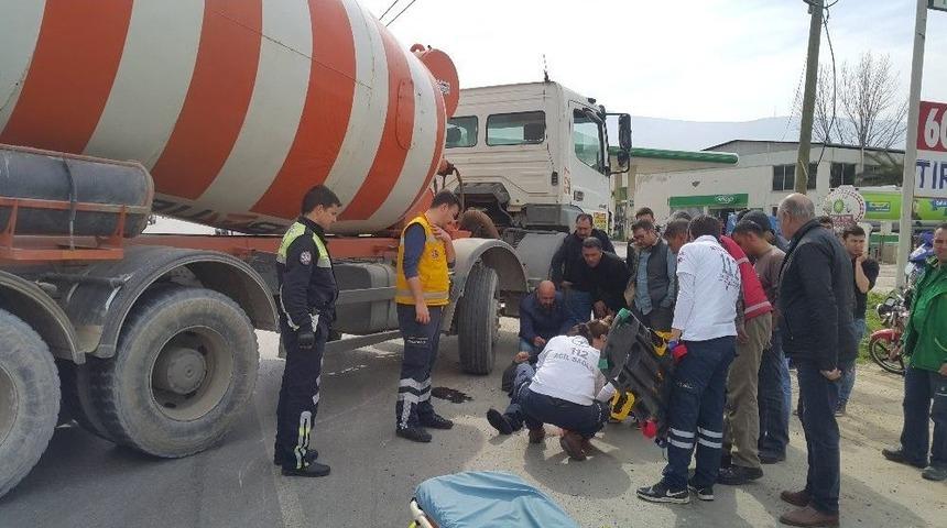 Beton Mikseri İle &Ccedil;arpışan Motosikletli &Ouml;l&uuml;mden D&ouml;nd&uuml;