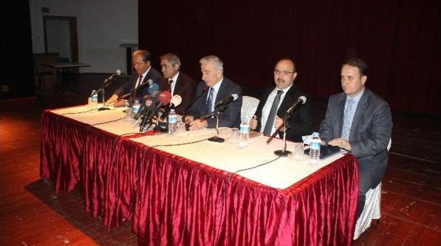 Vali Kam&ccedil;ı Vatandaşların Sorunlarını Dinledi