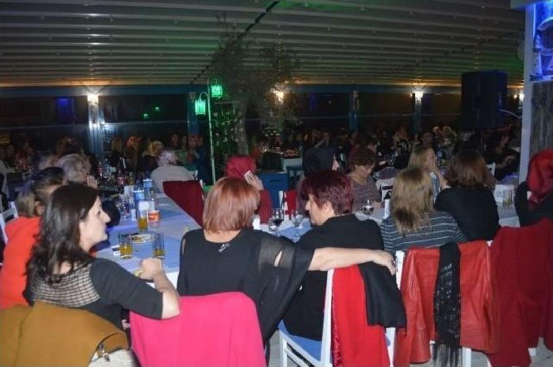 Okul Yararına Kadınlar Matinesi D&uuml;zenlediler