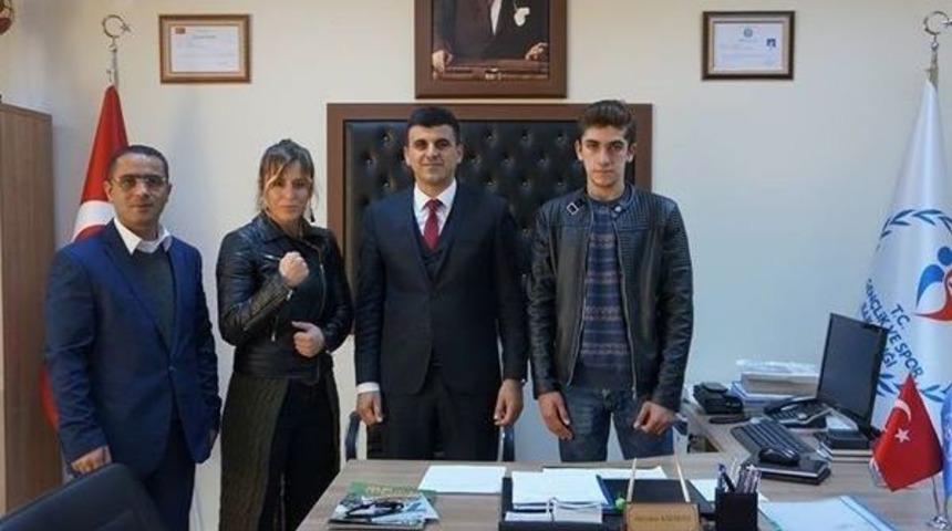 Muay Thai Milli Takımına &Ccedil;ağrılan Sporculardan Karakaya Ve Geyikoğlu&rsquo;na Ziyaret