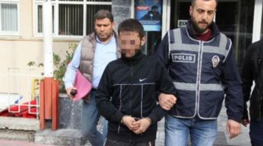 Kablo Hırsızını Darp Edip Polise Teslim Ettiler
