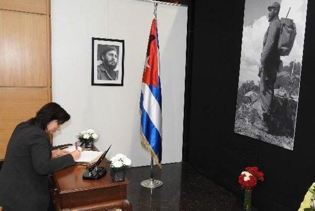 Mimarlar Fidel Castro Anısına Küba Elçiliği'ni Ziyaret Etti