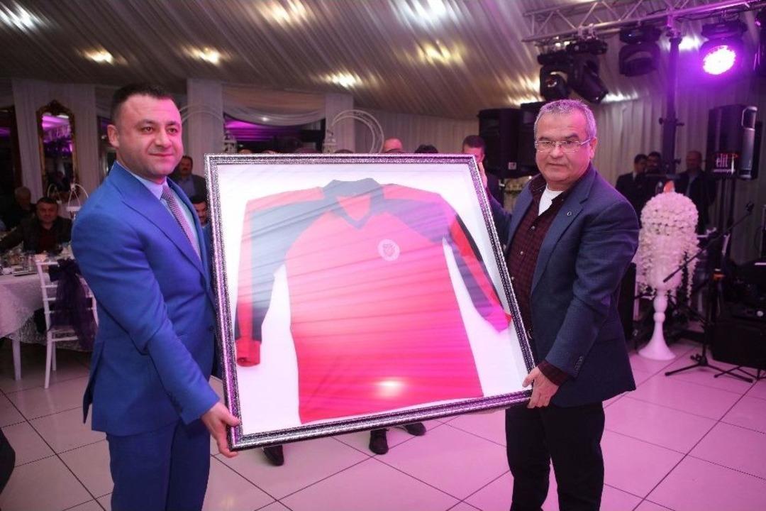 50 Yıllık Forma, 106 Bin Tl&rsquo;ye Alıcı Buldu