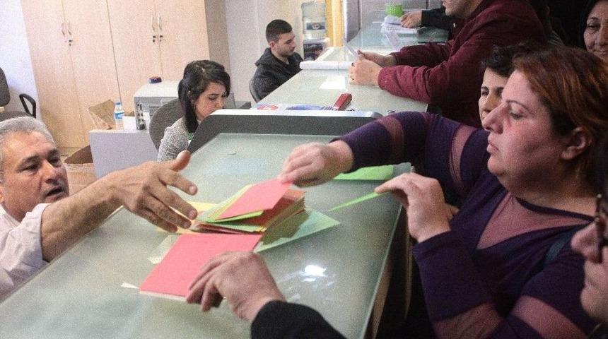 Cezaevindeki Kadınlara Kutlama Kartı