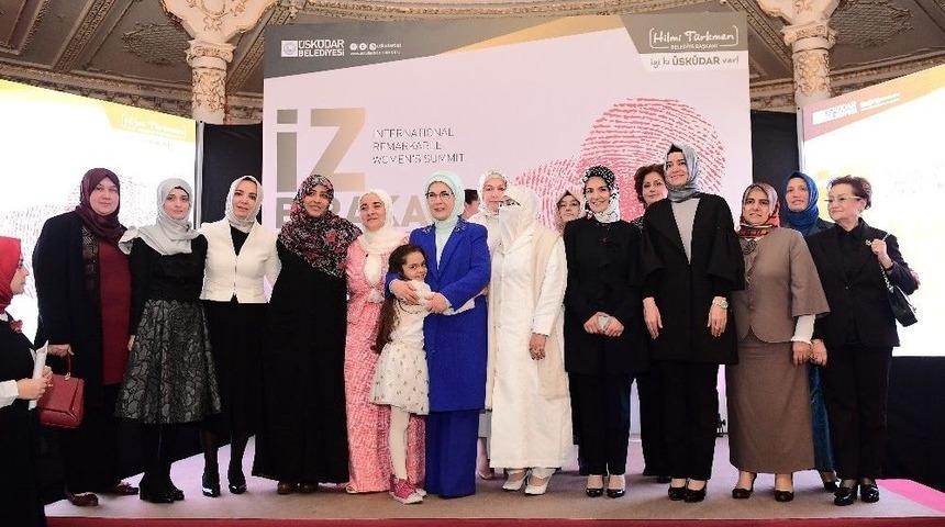 Emine Erdoğan: &ldquo;demokrasi M&uuml;cadelesini Daha Sağlam Noktalara Taşıyacağız&rdquo;