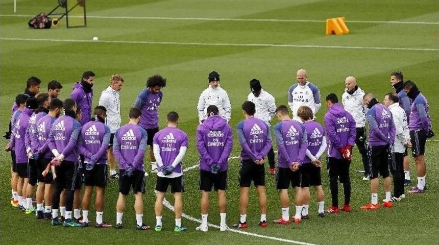 Real Madrid&rsquo;den Chapecoense İ&ccedil;in Saygı Duruşu