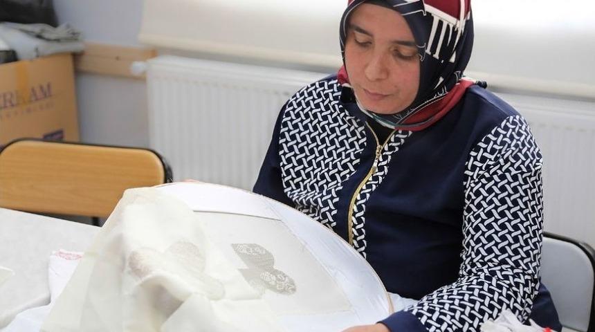 &lsquo;hanım Eller&rsquo; 8 Mart G&uuml;n&uuml; Sergilenecek