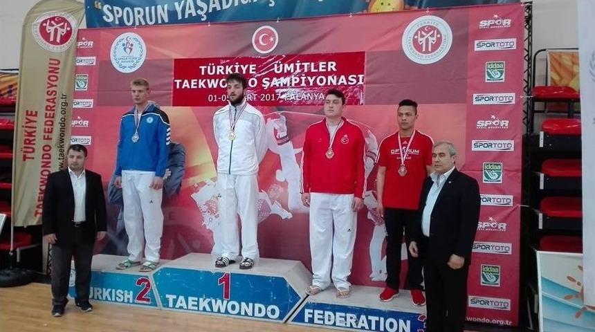 Talha Bayram Tekvando T&uuml;rkiye İkincisi Oldu