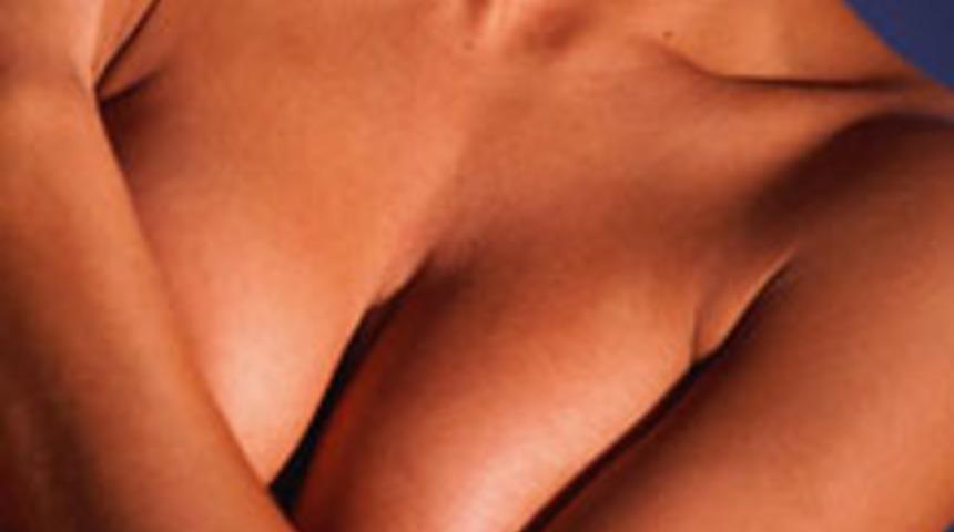 Yatak Silikonlarını Göğüslere Takmışlar!