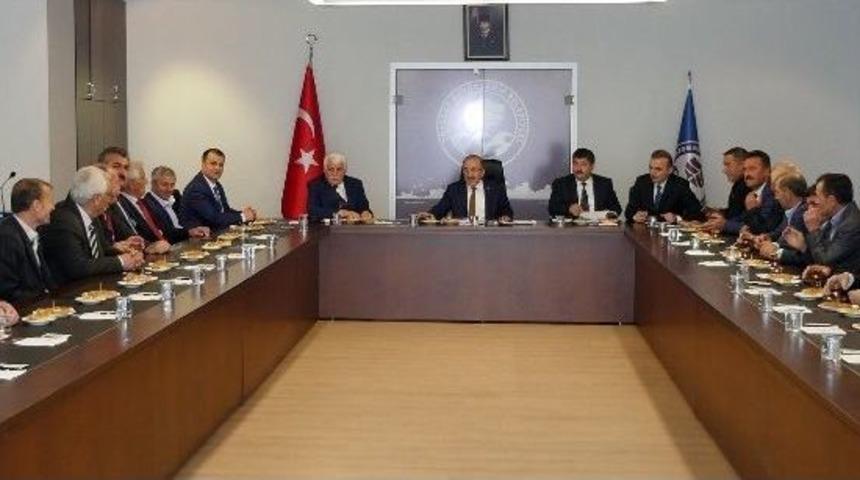 Başkan G&uuml;mr&uuml;k&ccedil;&uuml;oğlu, Yomra Muhtarlarıyla İstişare Toplantısı Ger&ccedil;ekleştirdi