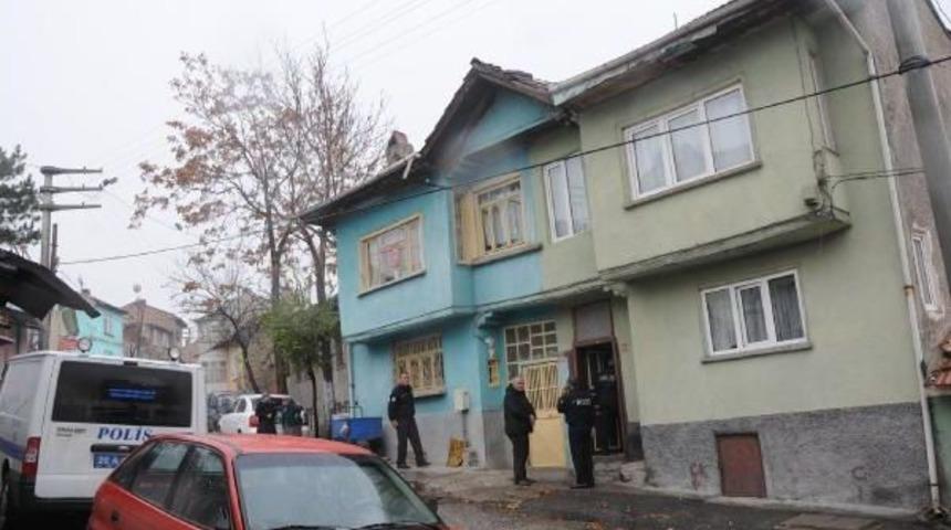 Eskişehir'de Sobadan Zehirlenen Anne &Ouml;ld&uuml;, Kızı Komada