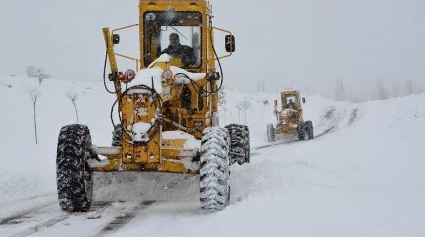 İl &Ouml;zel İdare Karla M&uuml;cadele Ekipleri Kışa Hazır