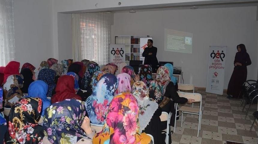 Bing&ouml;l&rsquo;de Kadınlara G&uuml;venli İnternet Eğitimi Verildi