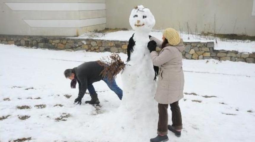 Uludağ&rsquo;Da Kar Motoru Ve Kızak Kiralayanlara Ferdi Sigorta Zorunluluğu Getirildi
