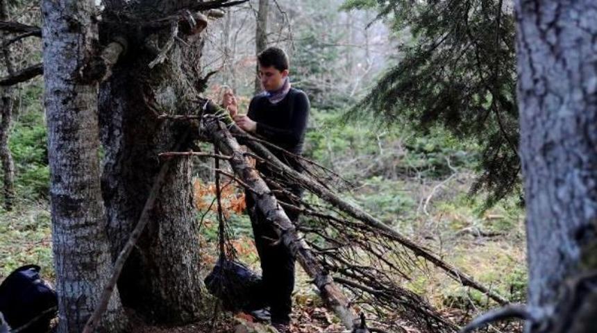 &Uuml;niversitelilerden Sakarya'da Survivor Kampı