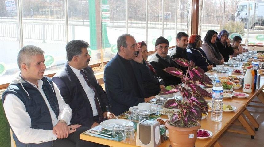 Şehit Aileleri Derneğine Kaynaşma Yemeği