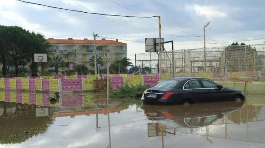 Ayvalık, Sel Sularına Teslim Oldu (3)