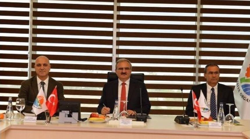 Vali Karaloğlu, Osb M&uuml;teşebbis Heyeti Toplantısına Katıldı