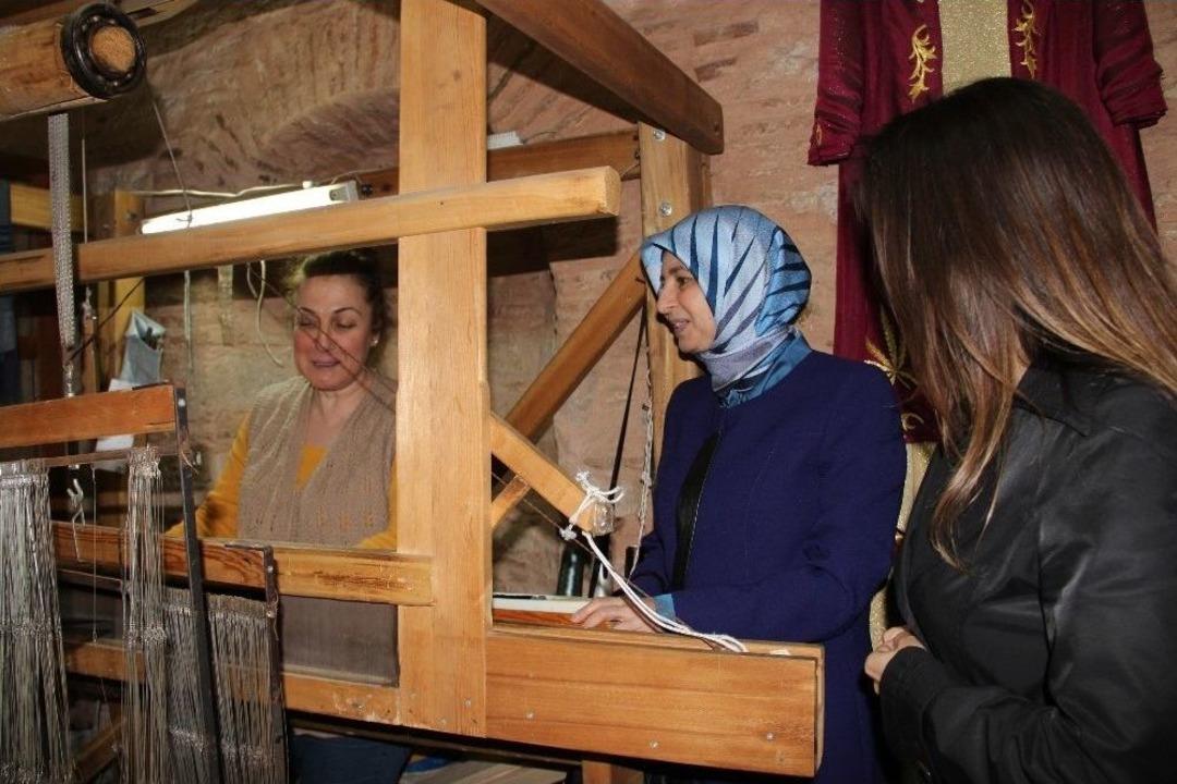 Kaymakam Eşleri Şehzadeler&rsquo;deki Kursları Gezdi