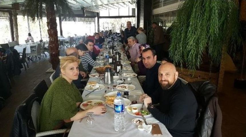 Karab&uuml;k Yaşa Ve Yaşat Veteranlar Takımı Dolu Dizgin