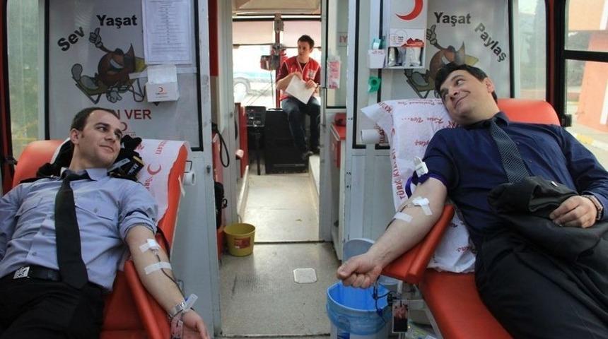 İzaydaş&rsquo;tan 24 Kişi Kızılay&rsquo;a Kan Bağışladı