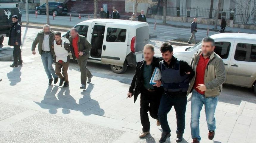 Otogardaki &rsquo;kan Davası&rsquo; Cinayetinin Zanlıları Adliyeye &Ccedil;ıkarıldı