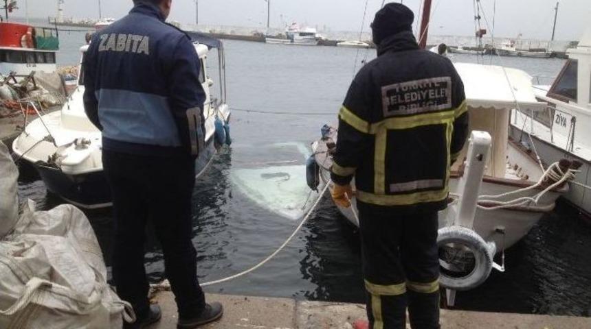 Balıkesir&rsquo;de Kaymakamlık Teknesi Denize G&ouml;m&uuml;ld&uuml;