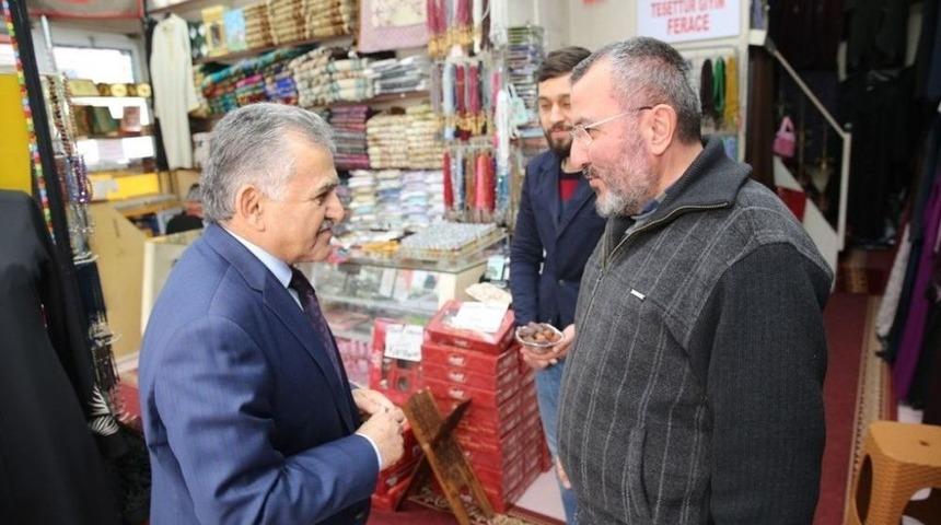 Başkan B&uuml;y&uuml;kkılı&ccedil;, Camikebir Mahallesi&rsquo;nde Esnafları Ziyaret Etti