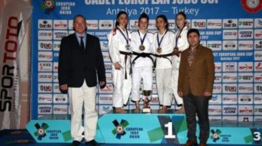 Kağıtsporlu Judoculardan 4 Madalya