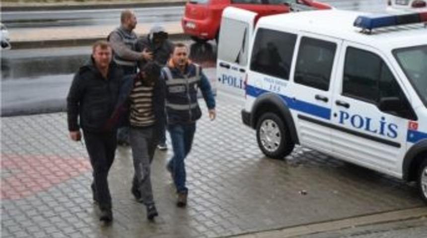 Telefon Dolandırıcıları Su&ccedil; &Uuml;st&uuml; Yakalandı