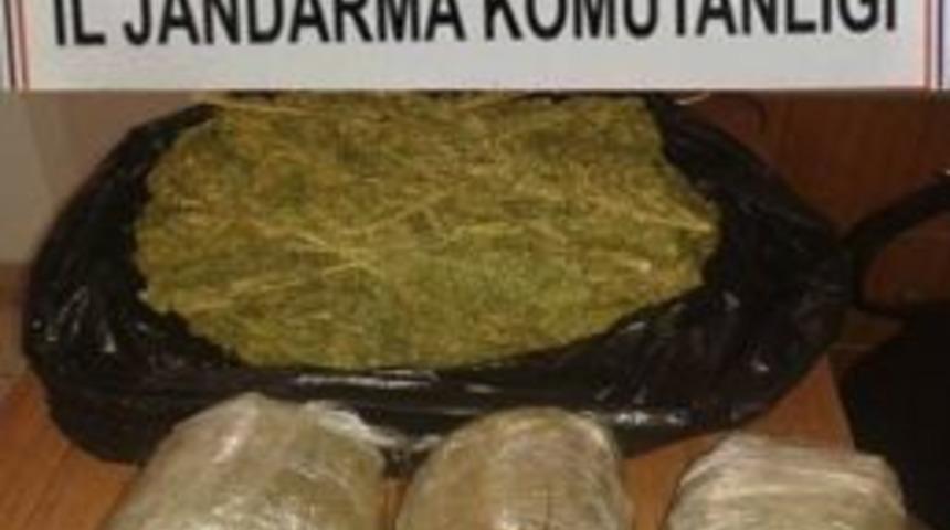 Mersin&rsquo;de 4 Kilo Esrar Ele Ge&ccedil;irildi